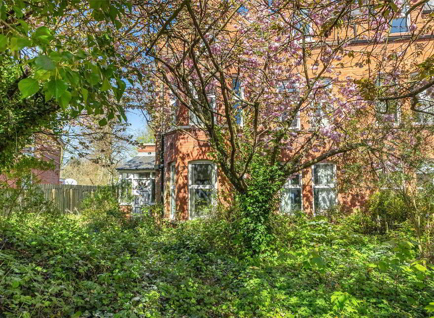 114 Balmoral Avenue, Belfast, BT9 6NZ
