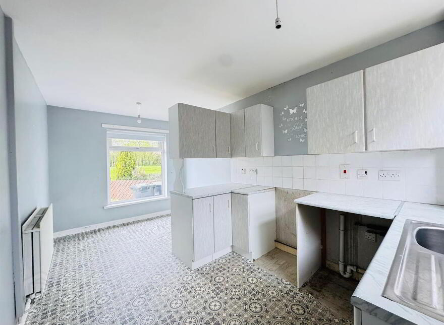 16 Rathdrum Park, Rathcoole, Newtownabbey, BT37 9PE