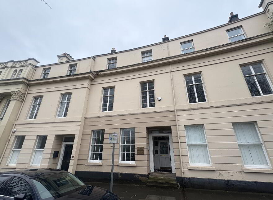9 Upper Crescent, Belfast, BT7 1JJ photo