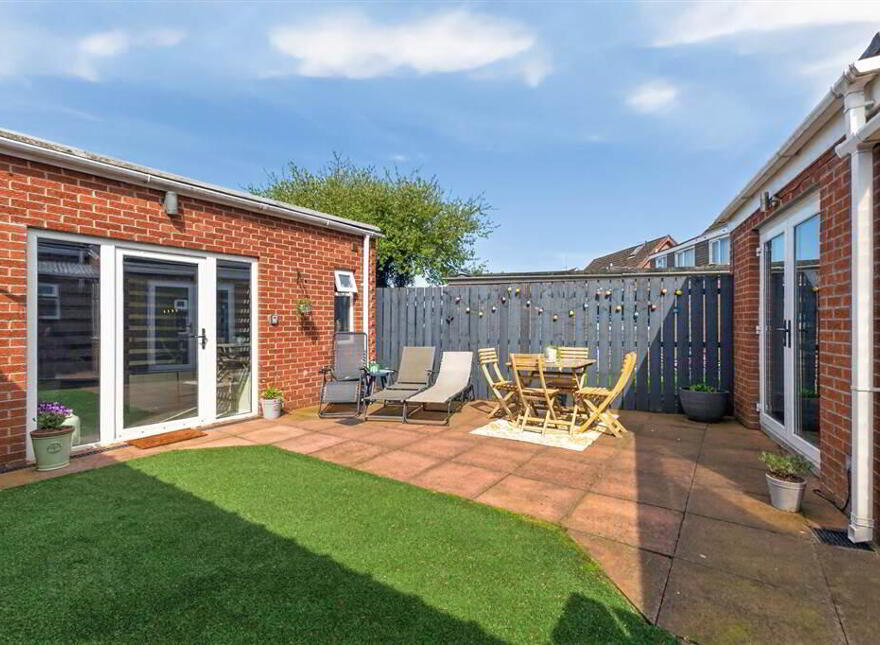 13 Woodview Crescent, Woodland Park, Lisburn, BT28 1LF