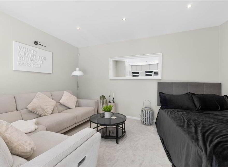 13 Woodview Crescent, Woodland Park, Lisburn, BT28 1LF