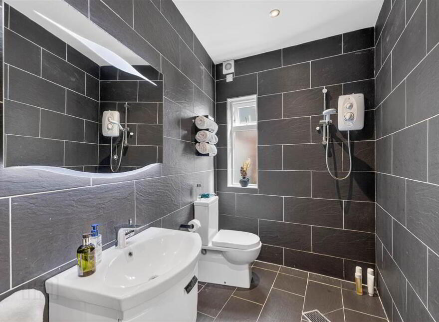 13 Woodview Crescent, Woodland Park, Lisburn, BT28 1LF