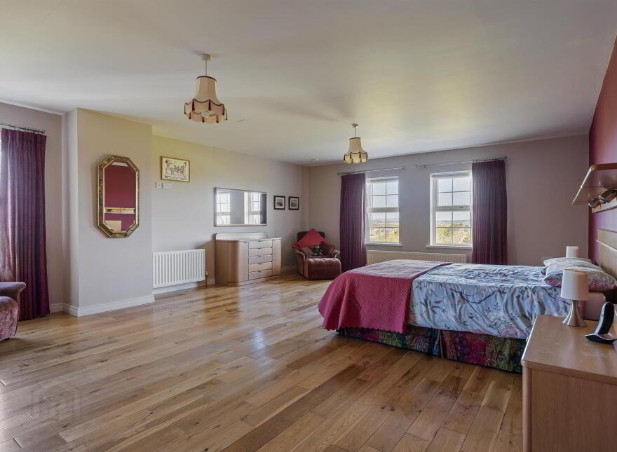 Tullyhubbert House, 80 Hillsborough Road, Tower Lane, Moneyreagh, Newtownards, BT23 6AY