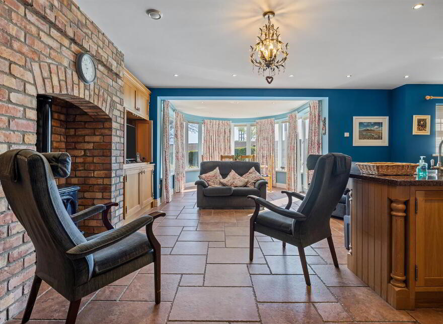 Tullyhubbert House, 80 Hillsborough Road, Tower Lane, Moneyreagh, Newtownards, BT23 6AY