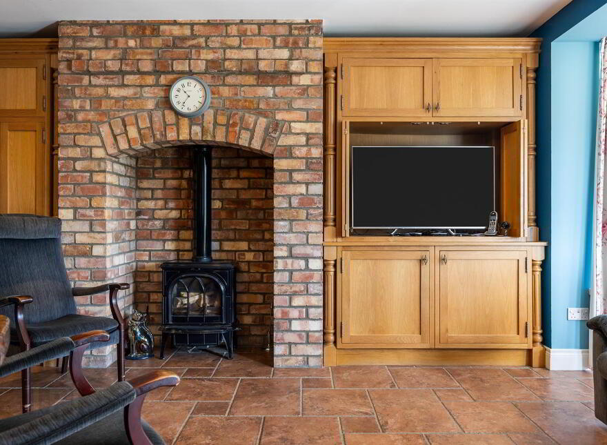Tullyhubbert House, 80 Hillsborough Road, Tower Lane, Moneyreagh, Newtownards, BT23 6AY