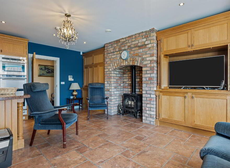 Tullyhubbert House, 80 Hillsborough Road, Tower Lane, Moneyreagh, Newtownards, BT23 6AY