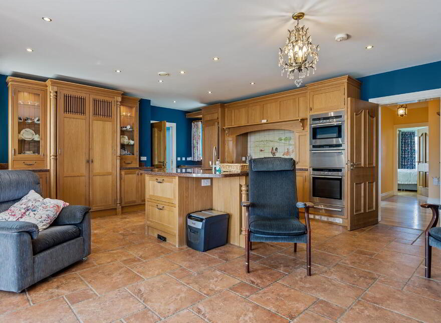 Tullyhubbert House, 80 Hillsborough Road, Tower Lane, Moneyreagh, Newtownards, BT23 6AY