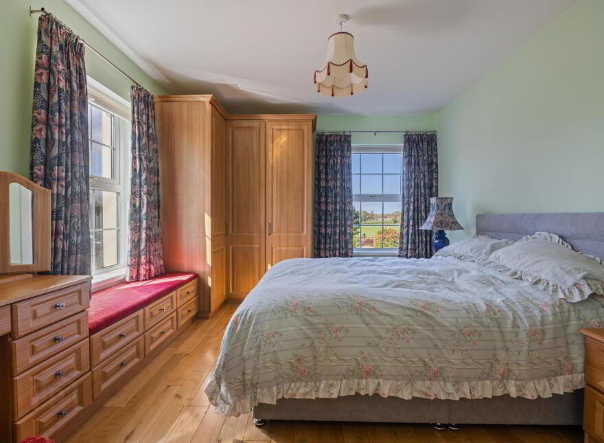 Tullyhubbert House, 80 Hillsborough Road, Tower Lane, Moneyreagh, Newtownards, BT23 6AY