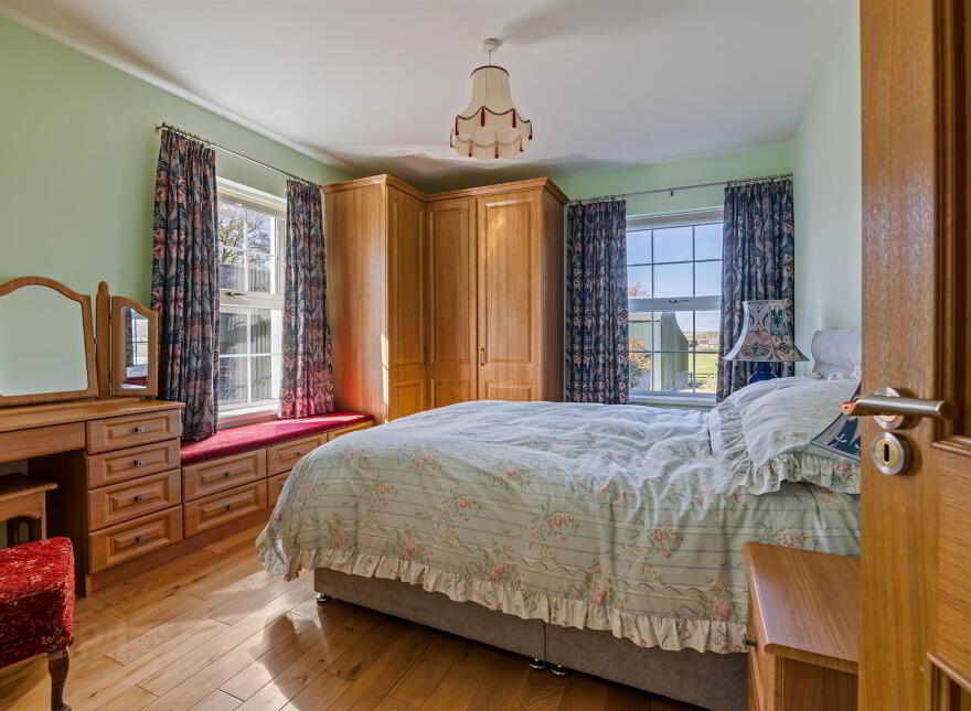 Tullyhubbert House, 80 Hillsborough Road, Tower Lane, Moneyreagh, Newtownards, BT23 6AY