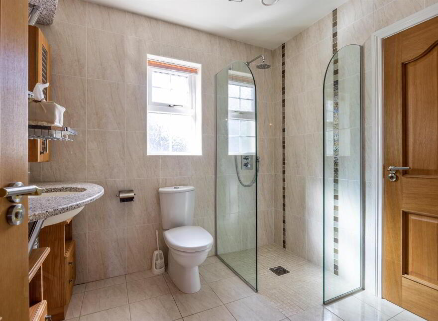 Tullyhubbert House, 80 Hillsborough Road, Tower Lane, Moneyreagh, Newtownards, BT23 6AY
