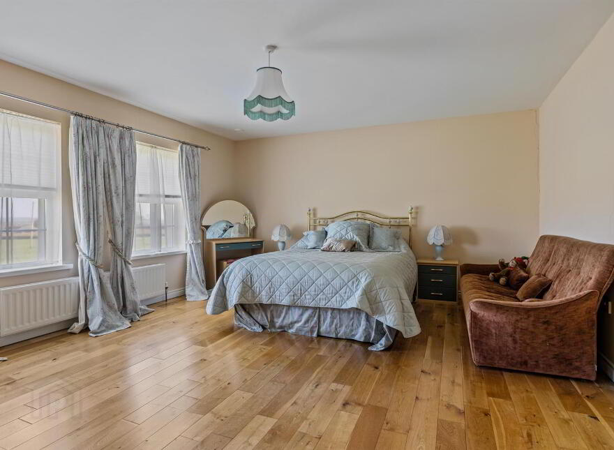 Tullyhubbert House, 80 Hillsborough Road, Tower Lane, Moneyreagh, Newtownards, BT23 6AY