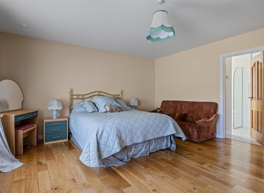 Tullyhubbert House, 80 Hillsborough Road, Tower Lane, Moneyreagh, Newtownards, BT23 6AY