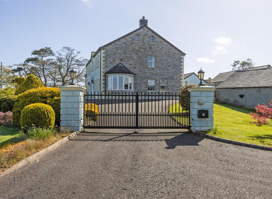 Tullyhubbert House, 80 Hillsborough Road, Tower Lane, Moneyreagh, Newtownards, BT23 6AY