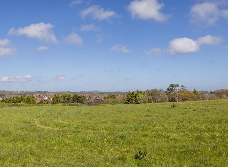 Tullyhubbert House, 80 Hillsborough Road, Tower Lane, Moneyreagh, Newtownards, BT23 6AY