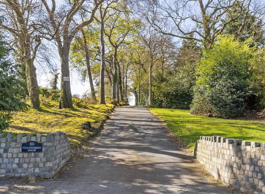 Tullyhubbert House, 80 Hillsborough Road, Tower Lane, Moneyreagh, Newtownards, BT23 6AY