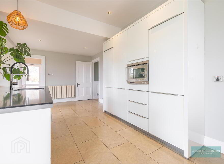 21 Lisdoonan Road, Carryduff, Belfast, BT8 8AR