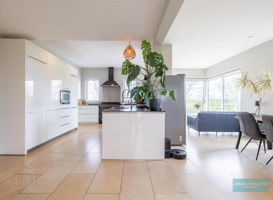 21 Lisdoonan Road, Carryduff, Belfast, BT8 8AR