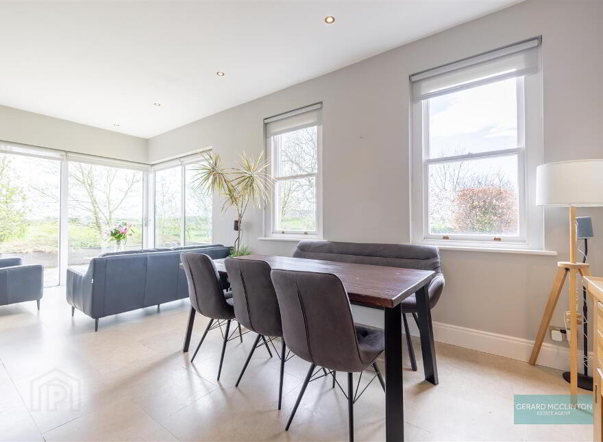 21 Lisdoonan Road, Carryduff, Belfast, BT8 8AR