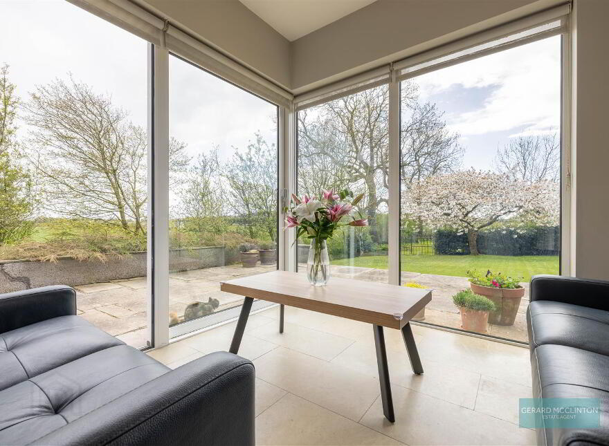 21 Lisdoonan Road, Carryduff, Belfast, BT8 8AR