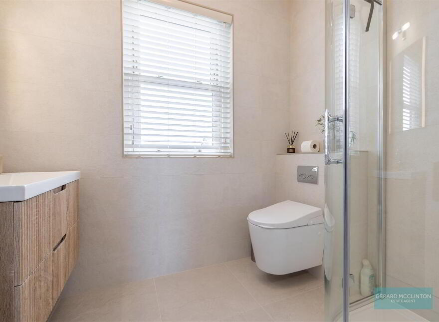 21 Lisdoonan Road, Carryduff, Belfast, BT8 8AR