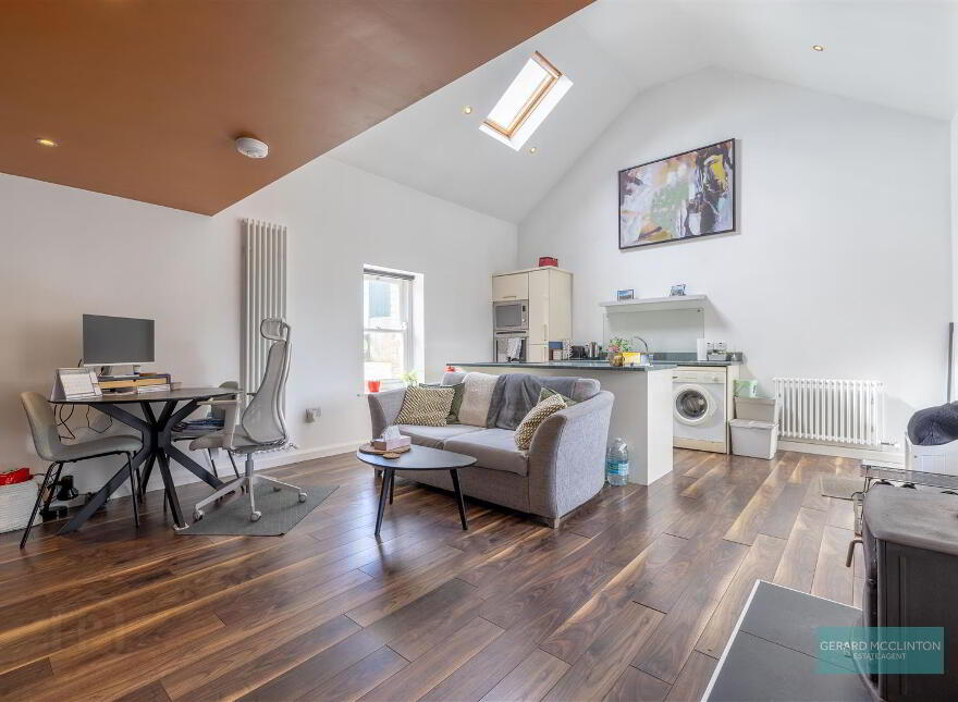 21 Lisdoonan Road, Carryduff, Belfast, BT8 8AR