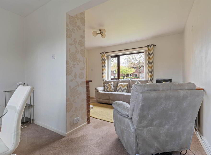 37 Knockwood Crescent, Belfast, BT5 6GE