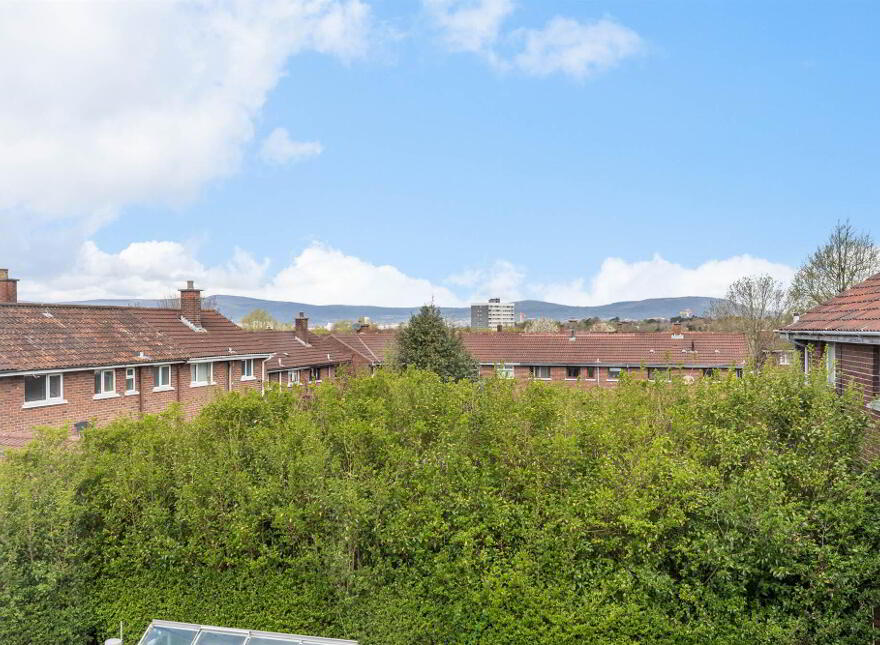 37 Knockwood Crescent, Belfast, BT5 6GE