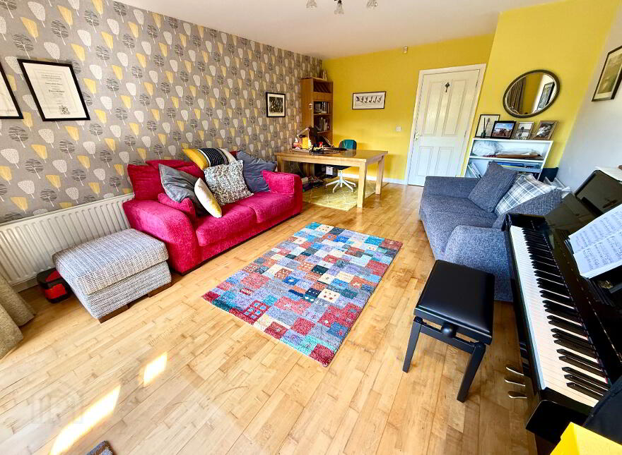 74 Waterfoot Park, Waterside, Derry, BT47 6SX