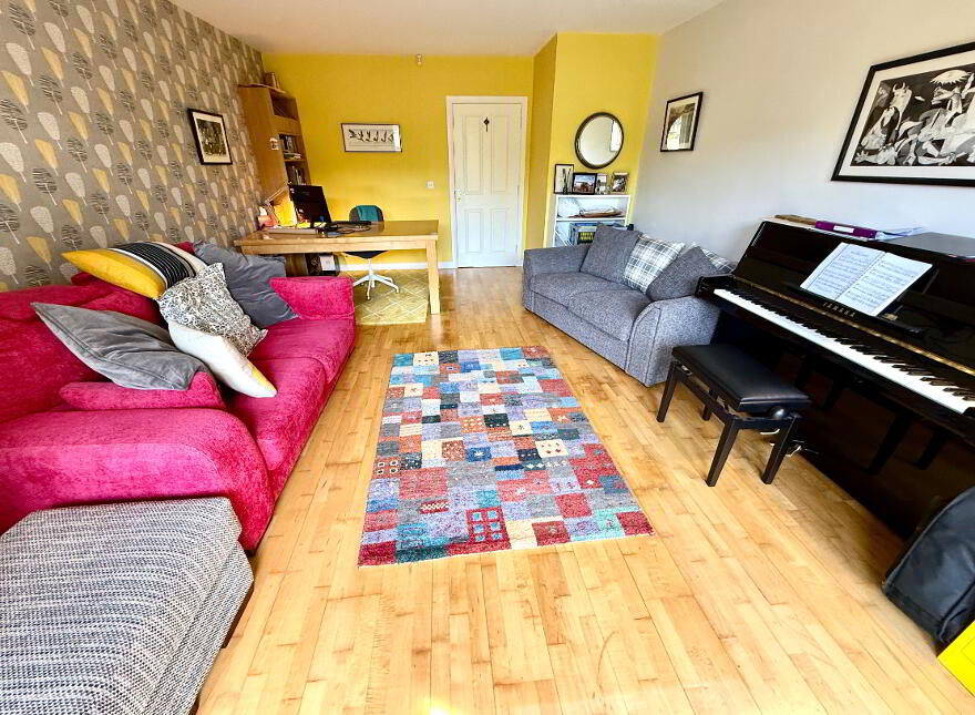 74 Waterfoot Park, Waterside, Derry, BT47 6SX