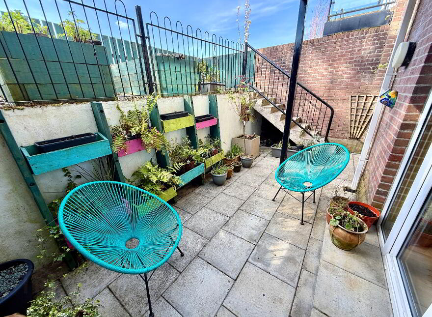 74 Waterfoot Park, Waterside, Derry, BT47 6SX