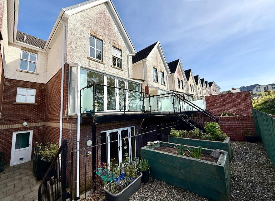 74 Waterfoot Park, Waterside, Derry, BT47 6SX