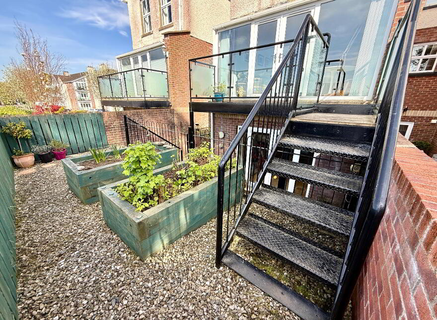 74 Waterfoot Park, Waterside, Derry, BT47 6SX