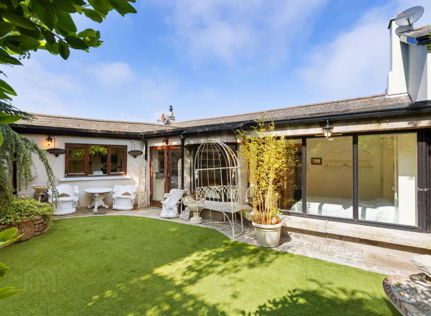 Ingleside, 6 Corrig Road, Dalkey, A96D603