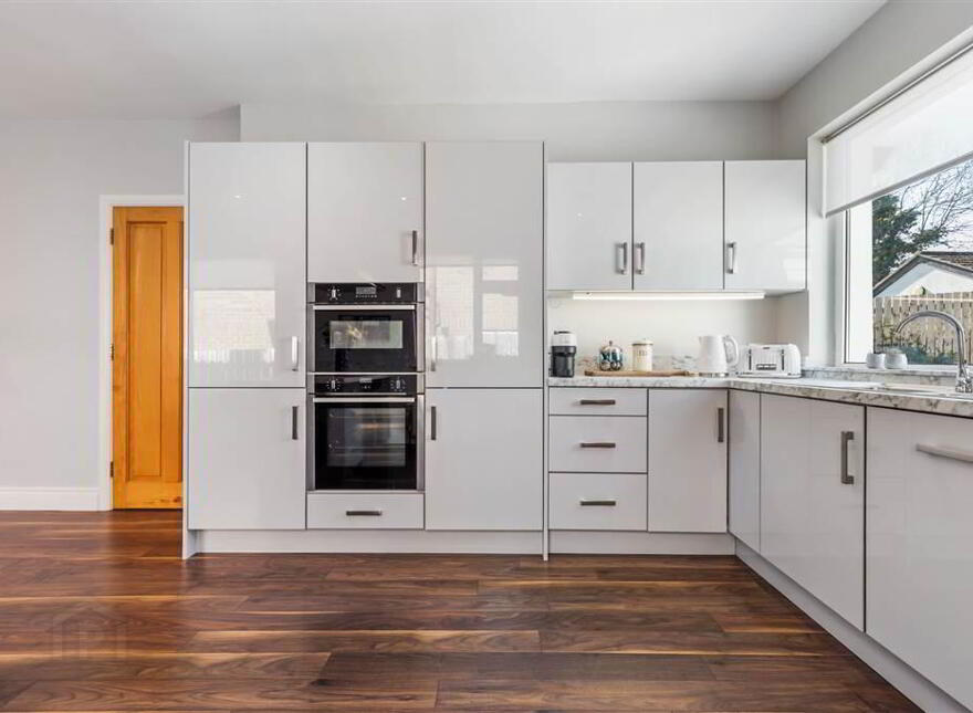 36 Kingsway Park, Belfast, BT5 7EW