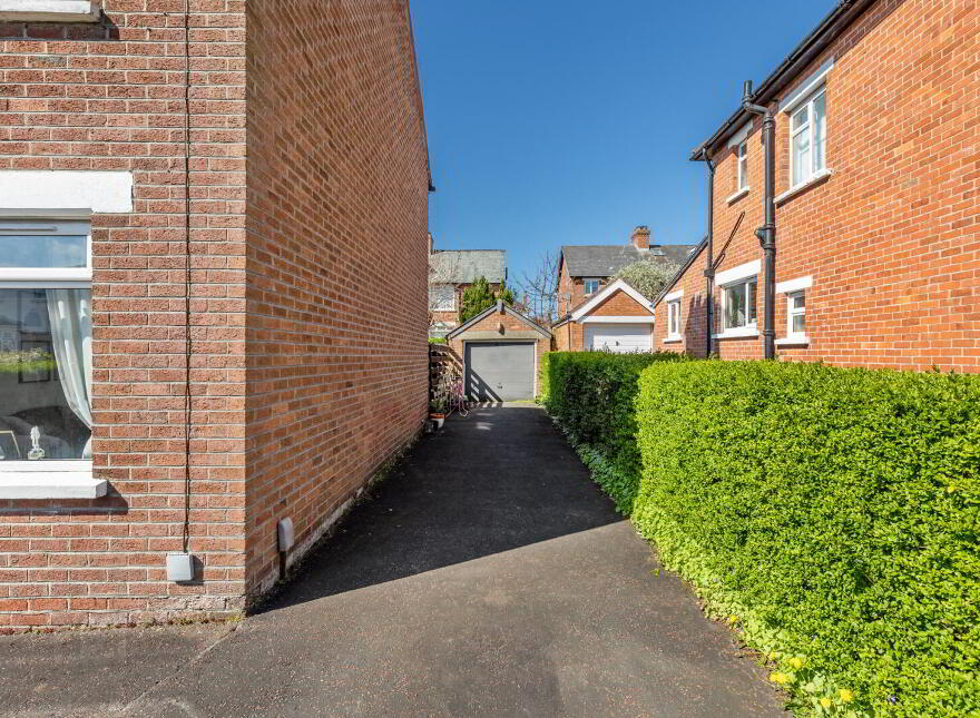 29 Thornhill Drive, Belfast, BT5 7AW