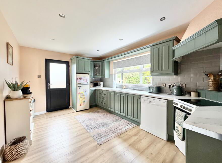 6 Pinefield Court, Omagh, BT79 7YT