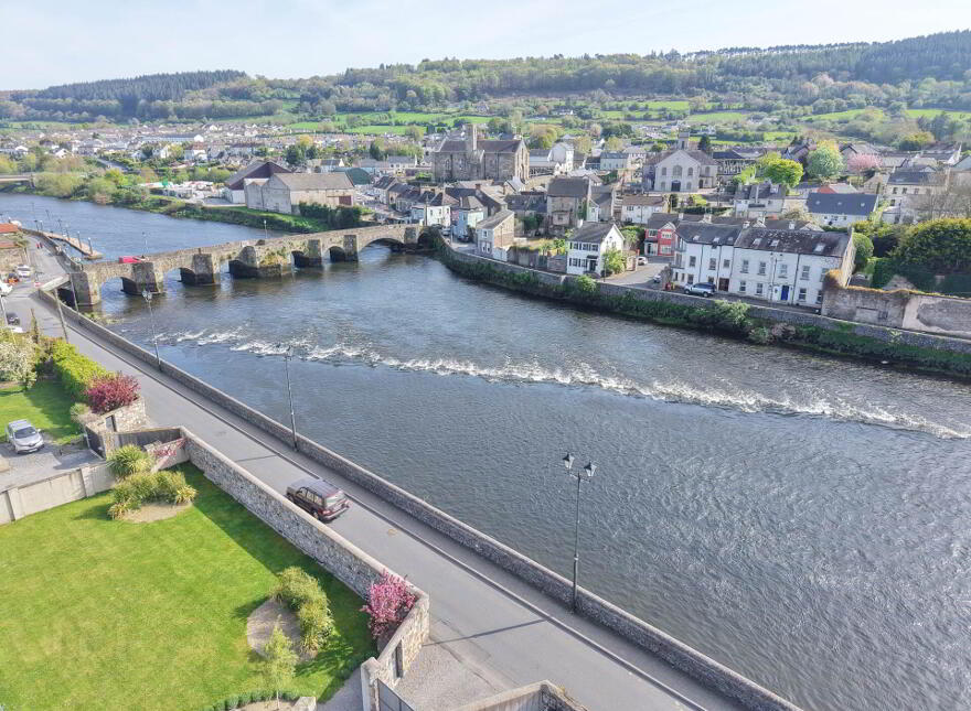 Old Bridge House- The Weir, South Quay, Carrickbeg, Carrick-On-Suir, E32X339