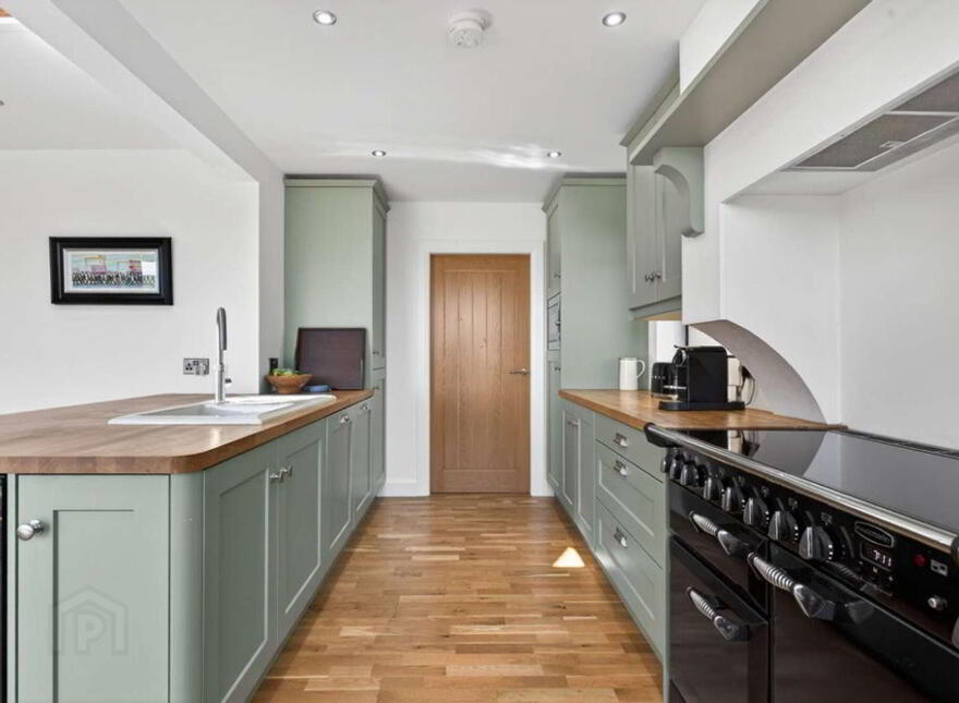Ballylinny House, 5 Causeway Road, Bushmills, BT57 8SU