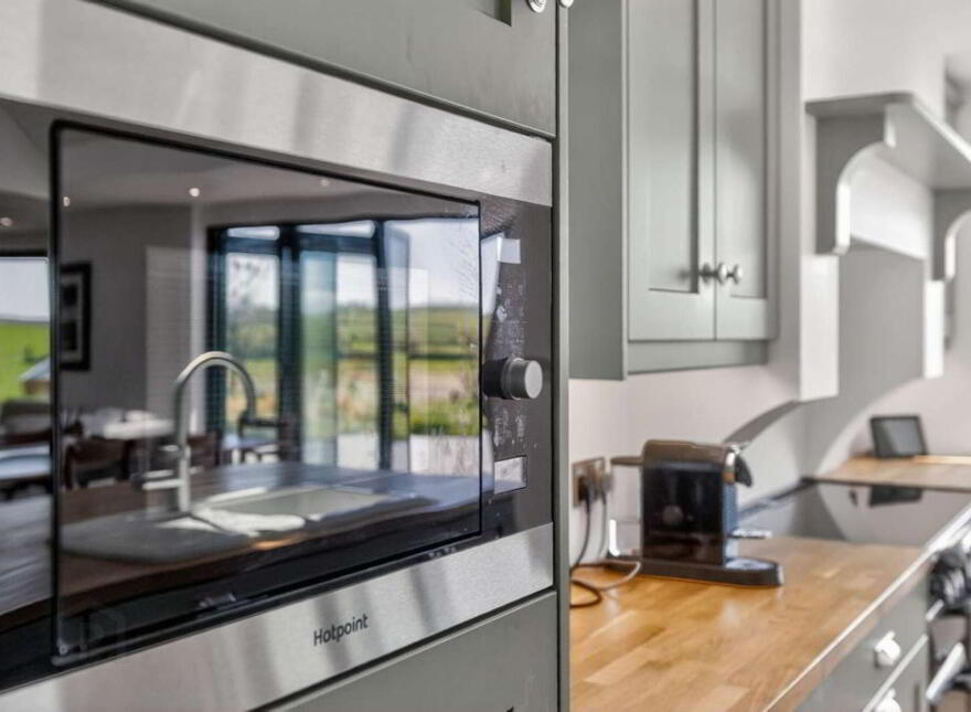 Ballylinny House, 5 Causeway Road, Bushmills, BT57 8SU
