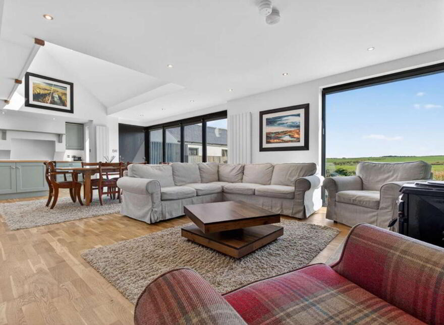 Ballylinny House, 5 Causeway Road, Bushmills, BT57 8SU