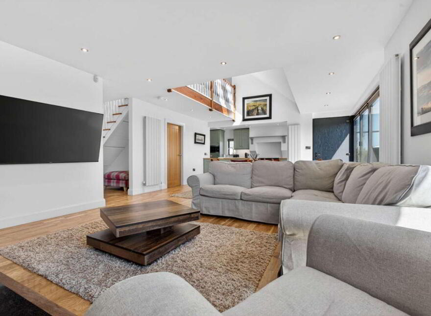 Ballylinny House, 5 Causeway Road, Bushmills, BT57 8SU