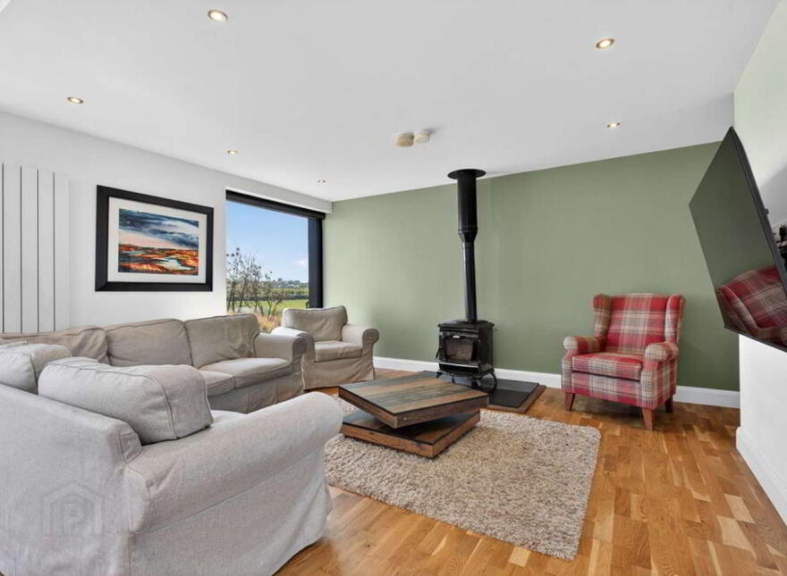 Ballylinny House, 5 Causeway Road, Bushmills, BT57 8SU