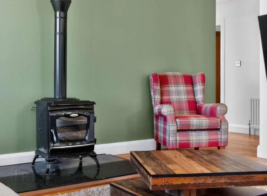Ballylinny House, 5 Causeway Road, Bushmills, BT57 8SU