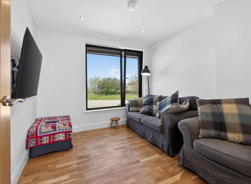 Ballylinny House, 5 Causeway Road, Bushmills, BT57 8SU