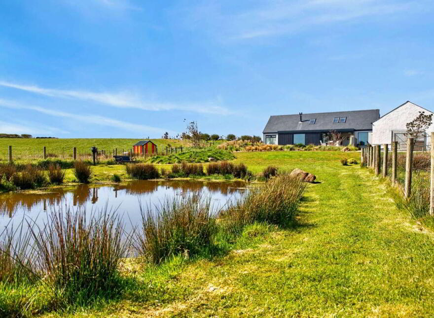 Ballylinny House, 5 Causeway Road, Bushmills, BT57 8SU