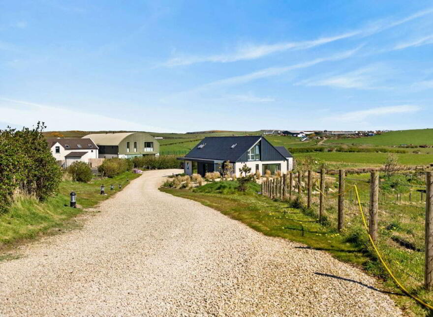 Ballylinny House, 5 Causeway Road, Bushmills, BT57 8SU