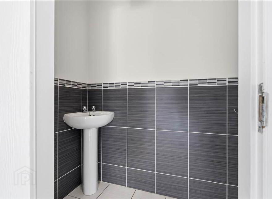 41 Rossdale, Ballymena, BT42 2SA