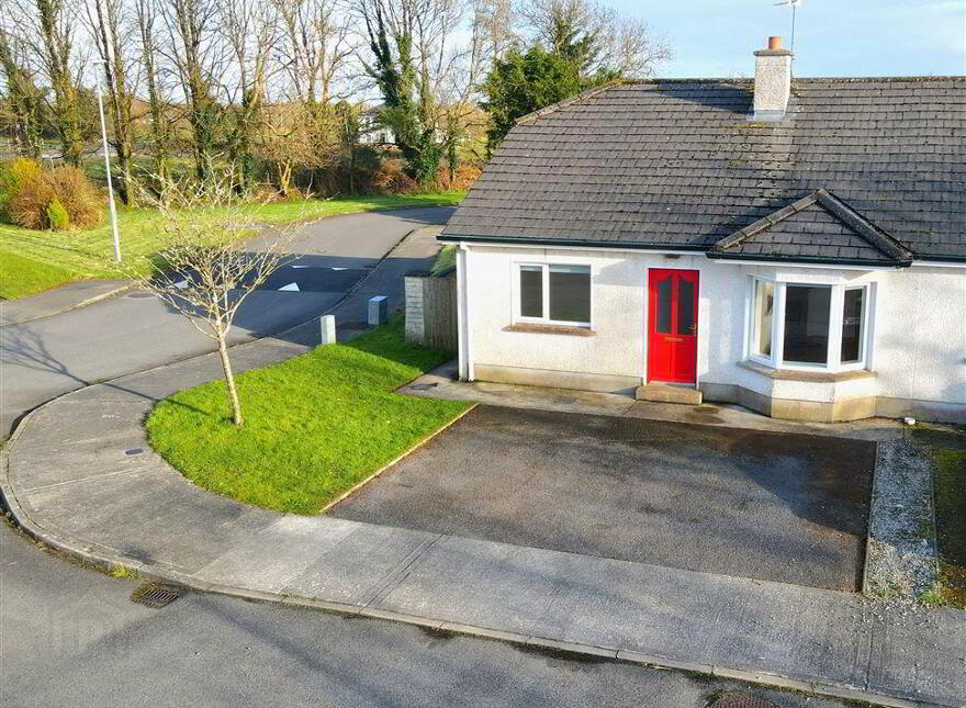 27 Priory Park, Ballaghaderreen, F45KW56
