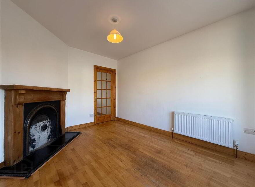 27 Priory Park, Ballaghaderreen, F45KW56