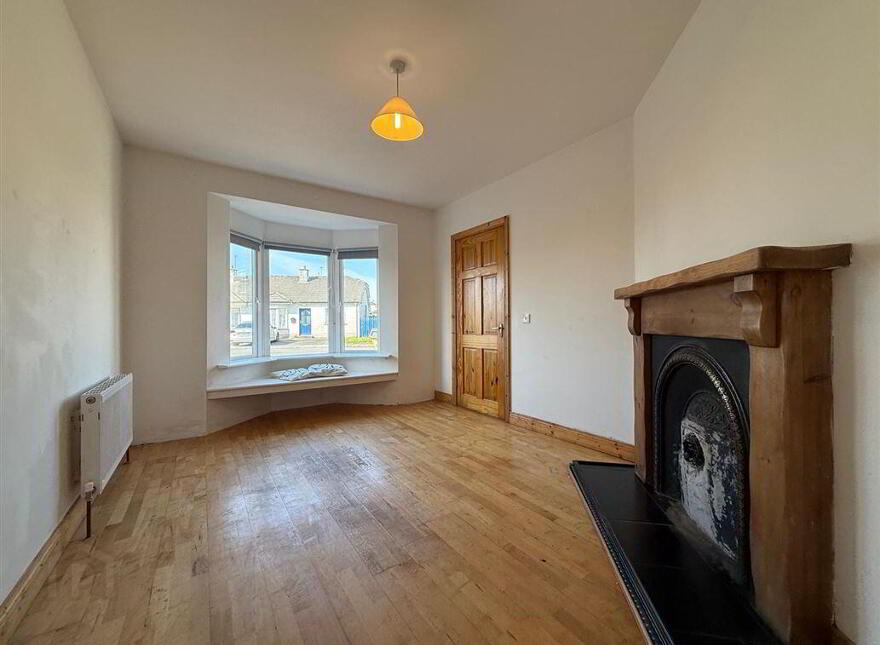 27 Priory Park, Ballaghaderreen, F45KW56